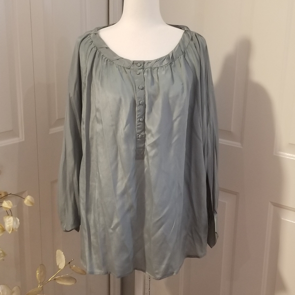 Hy and Dot Tops - Hy and Dot silk long sleeve blouse